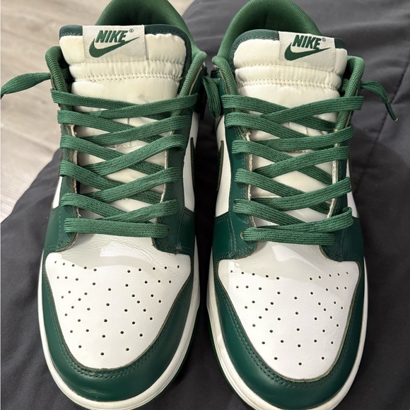 Men’s Nike dunk low Michigan state sneakers - Picture 2 of 8